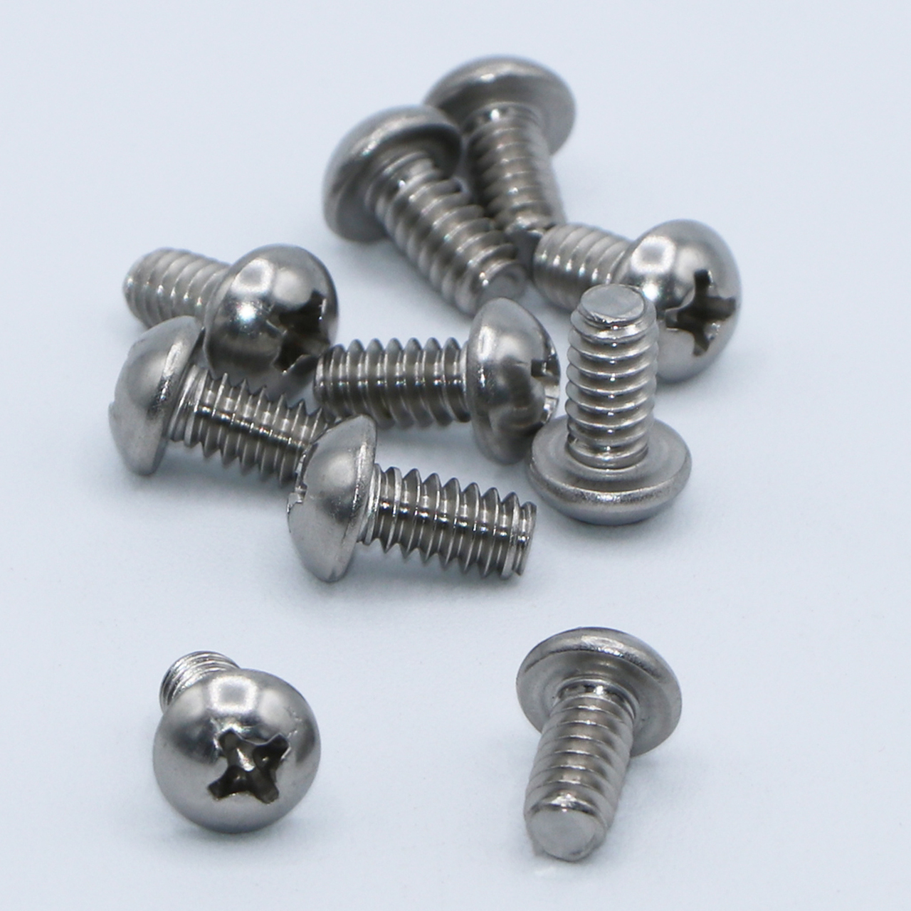 Round Head Phillips Machine Screw, 10-24 x 3/8 10/pack